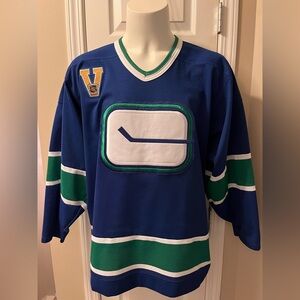 Men’s Vintage Vancouver Canucks NHL CCM Hockey Jersey Large